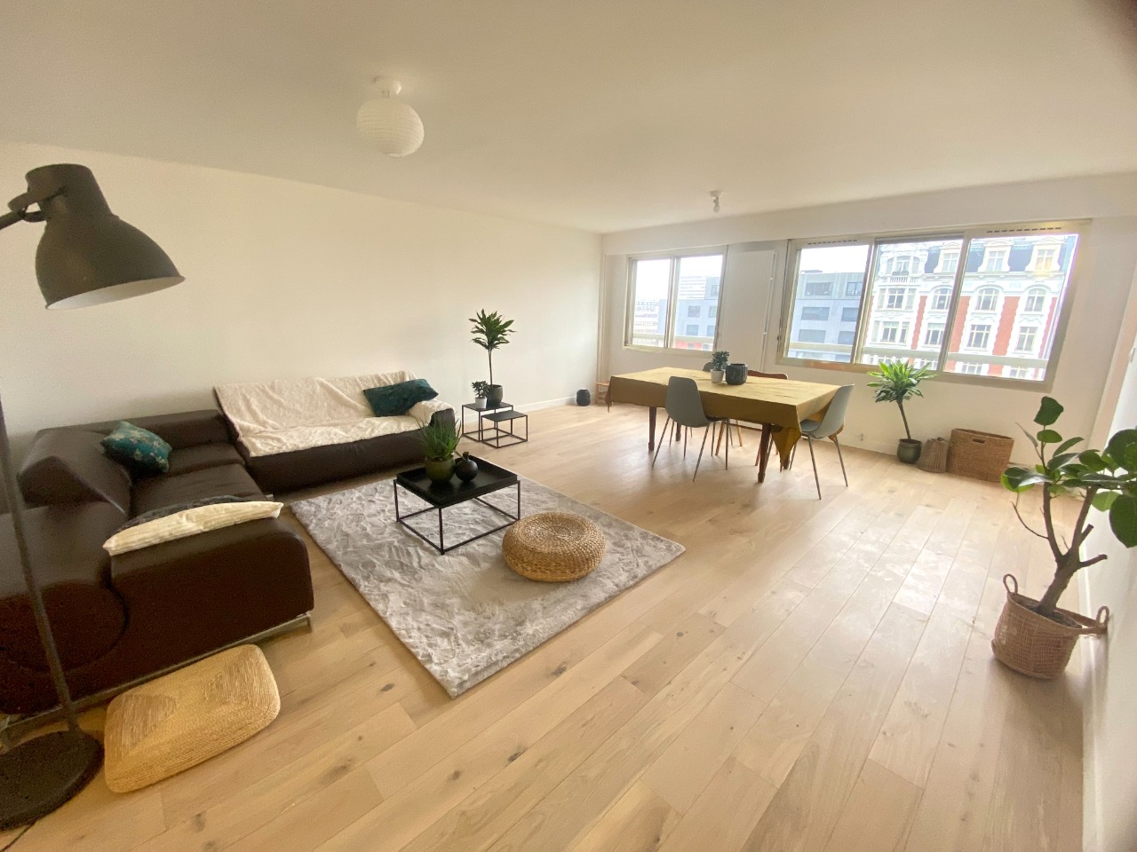Appartement entierement renove 3 chambres et parkings Photo 1 - Paris Lille Immobilier